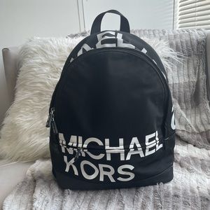 🔥🔥 basically brand new Michael Kors backpack